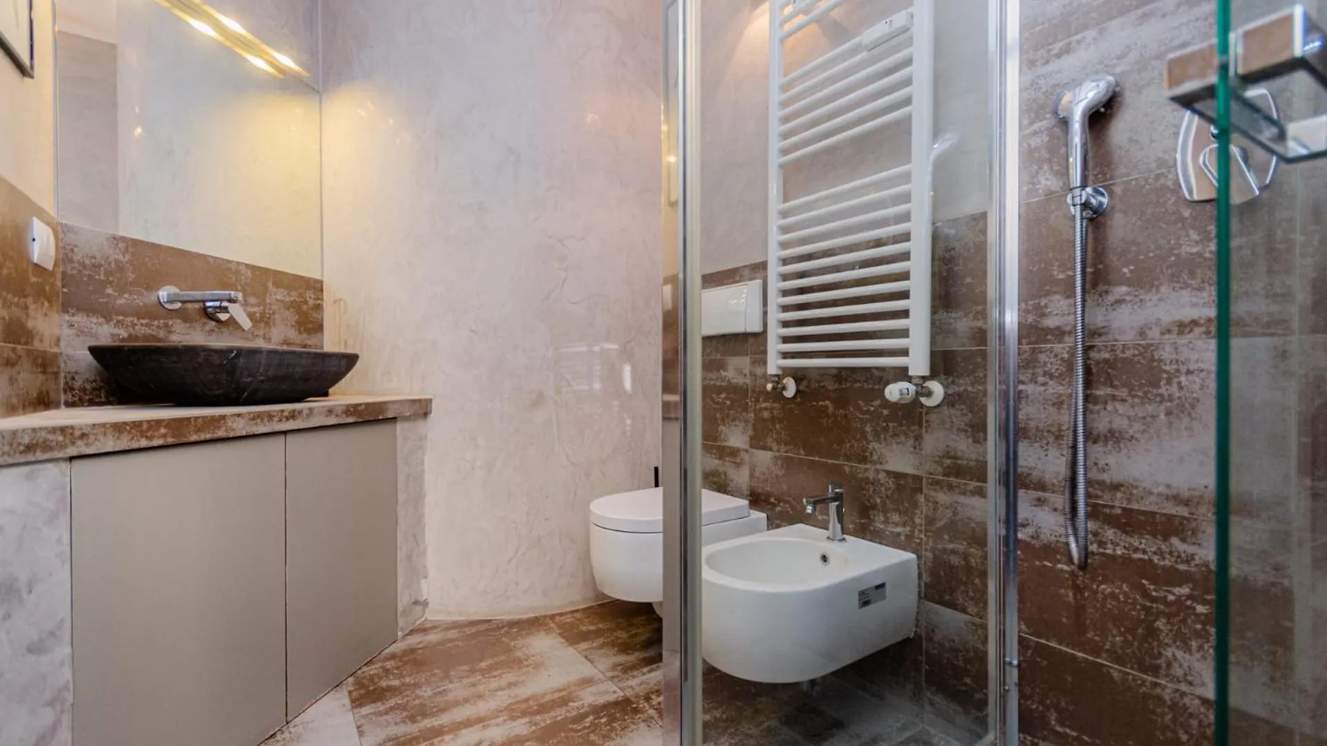 Luxury 3 Fiat, Ariberto Home, Tra Centro Storico Di Milano E Navigli, Con Spaziosa Jacuzzi 0*, 米兰